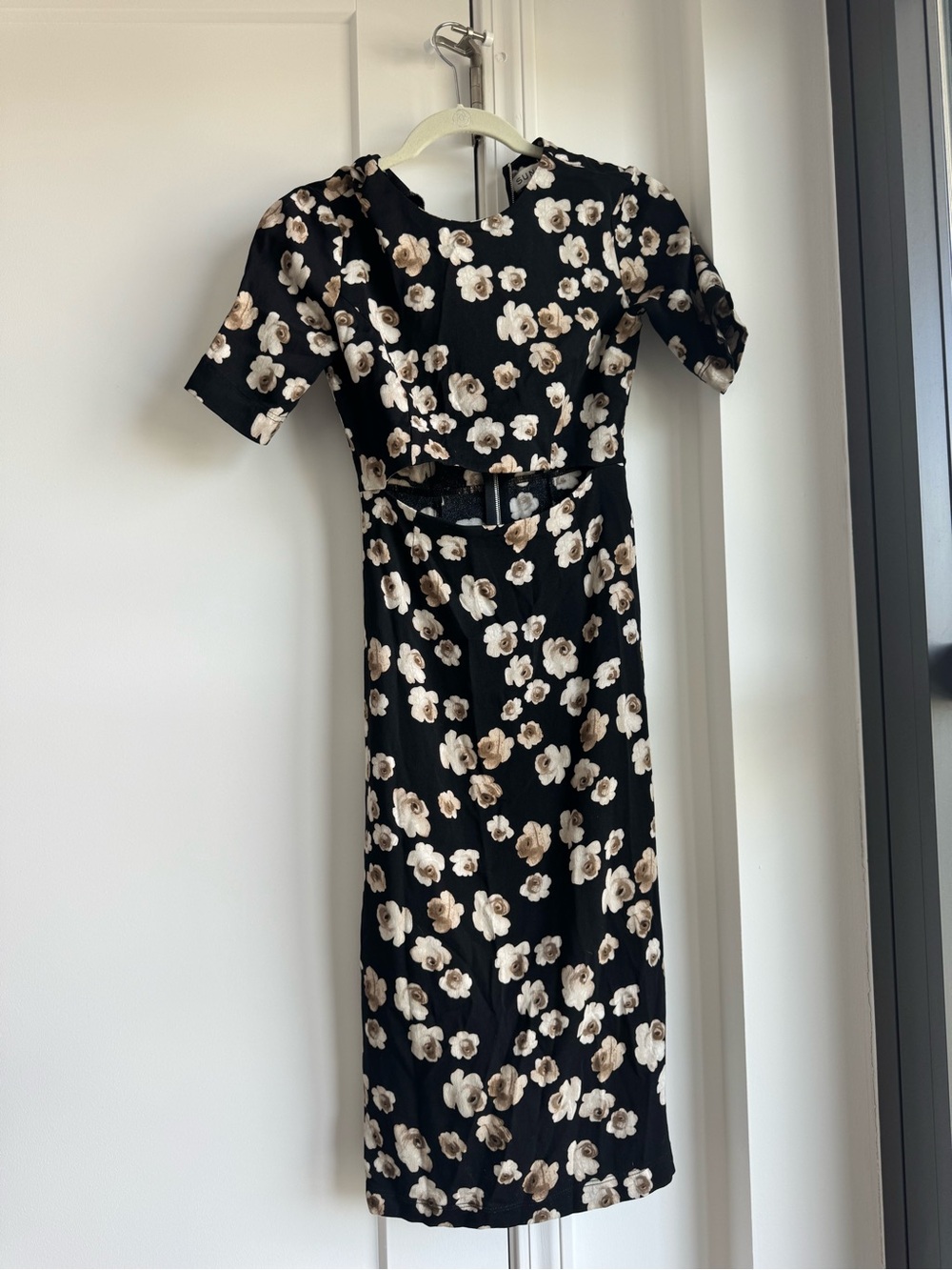 SUNO Black Midi Dress with Cream Floral Print